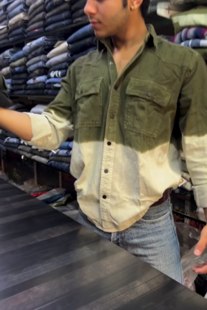 Men Green & White Standard Slim Fit Ombre Printed Pure Cotton Casual Shirt